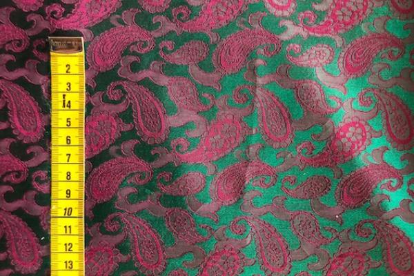 PINK GREEN PAISLEY Seidenjacquard aus Vietnam